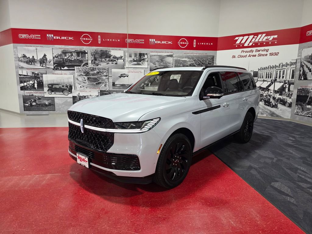 Certified 2025 Lincoln Navigator Reserve w/ Jet Appearance Package image 9