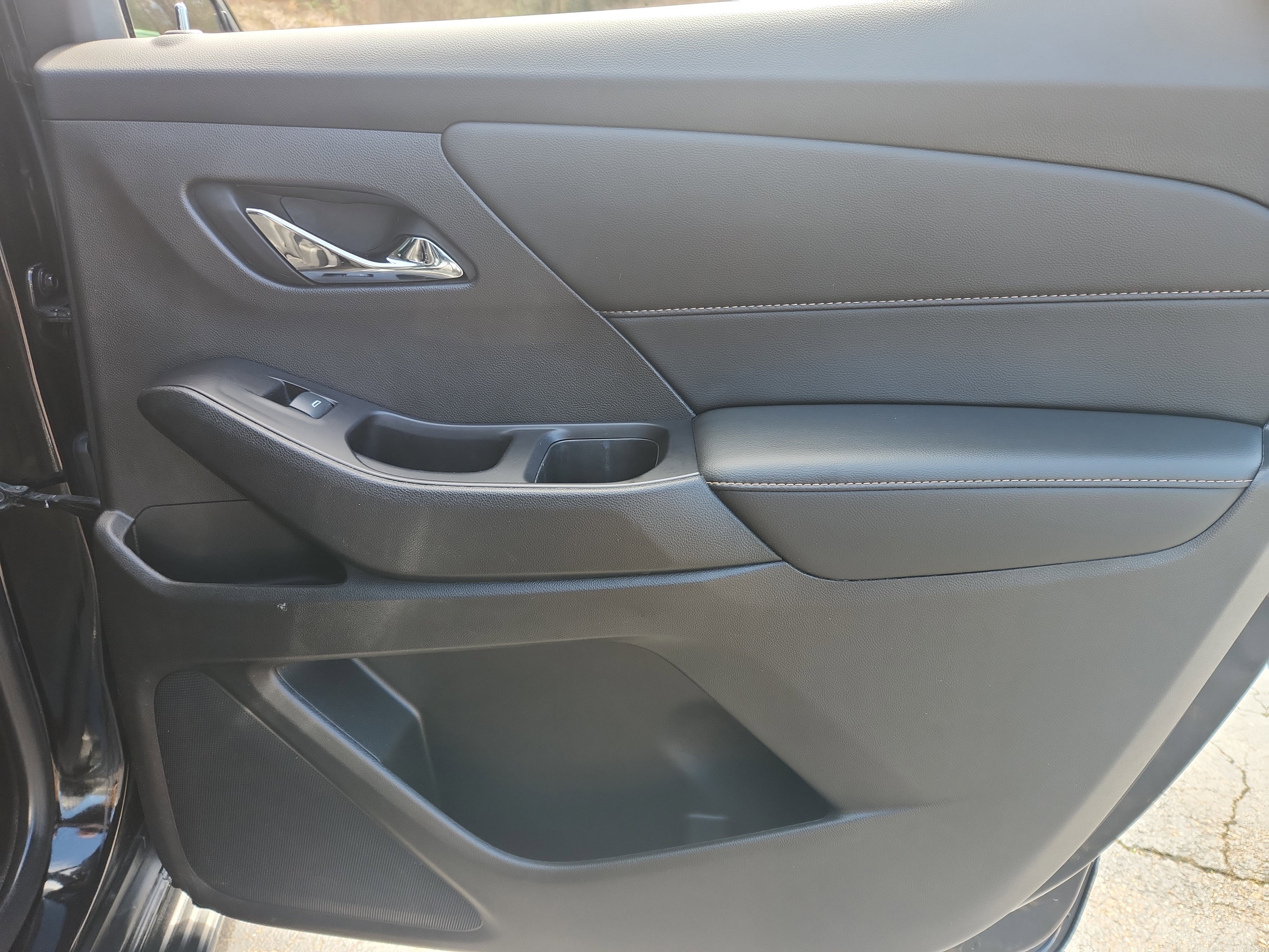 Used 2020 Chevrolet Traverse LT w/ LT Premium Package image 49