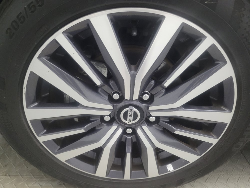 Used 2021 Nissan Kicks SV FWD image 31