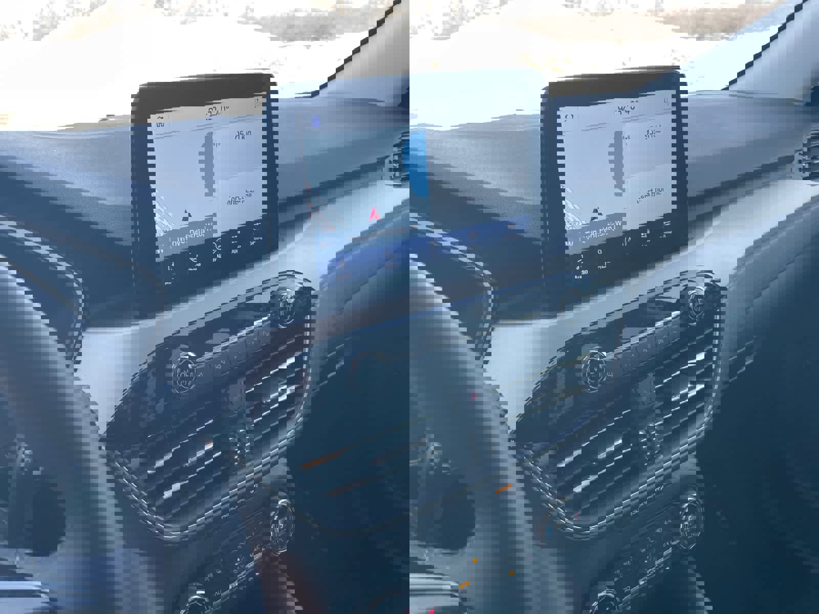 Used 2021 Ford Escape SE w/ SE Sport Appearance Package image 12