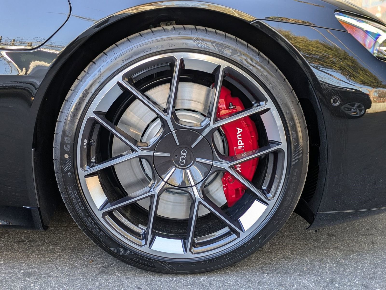 New 2026 Audi RS e-tron GT performance image 13