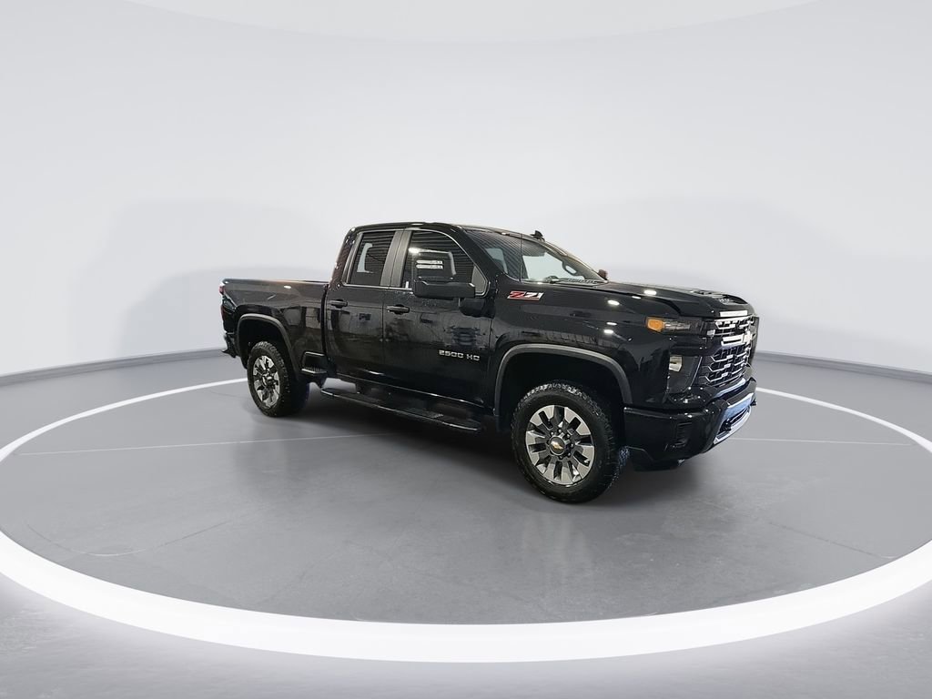 Used 2024 Chevrolet Silverado 2500 Custom w/ Custom Value Package image 2