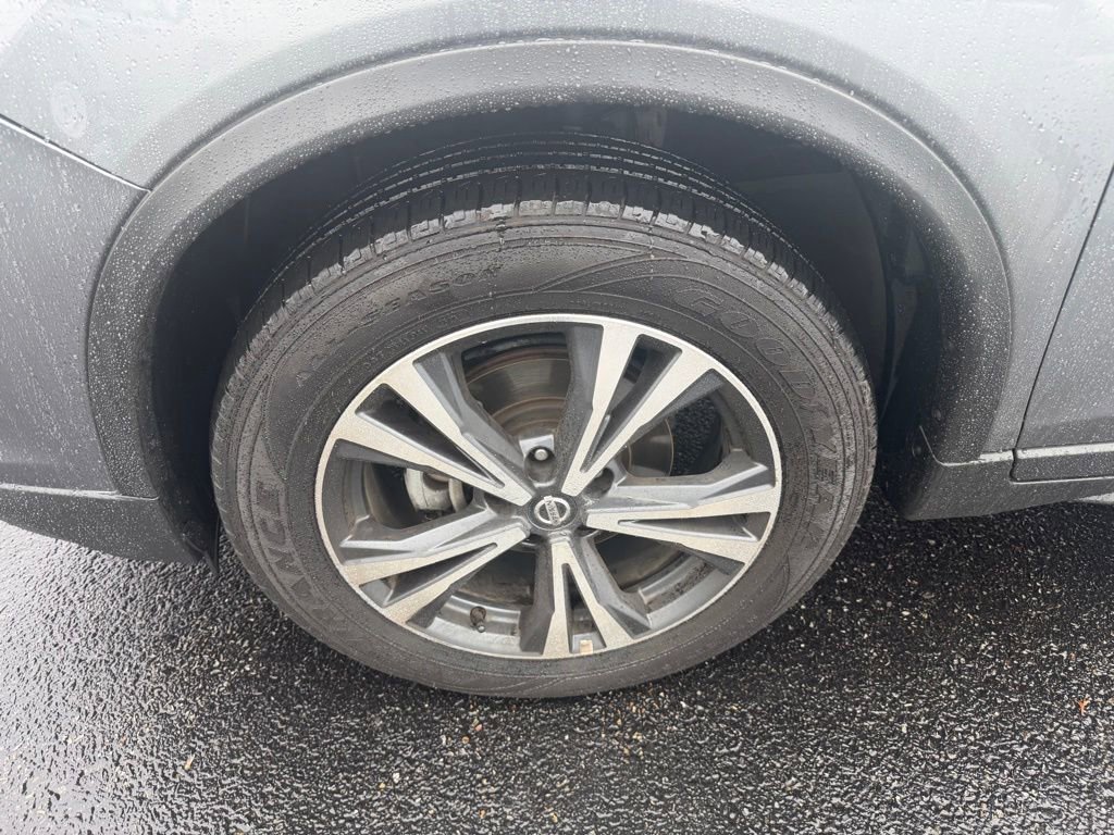 Used 2020 Nissan Rogue SV w/ Premium Package FWD image 12