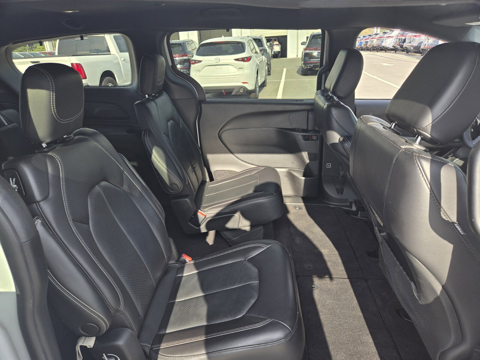 Used 2022 Chrysler Pacifica Touring-L w/ S Appearance Package image 10