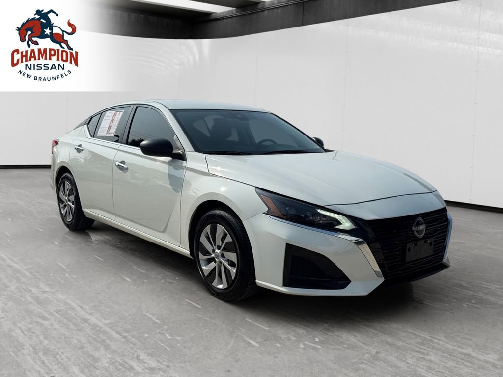 Used 2025 Nissan Altima 2.5 S FWD image 7