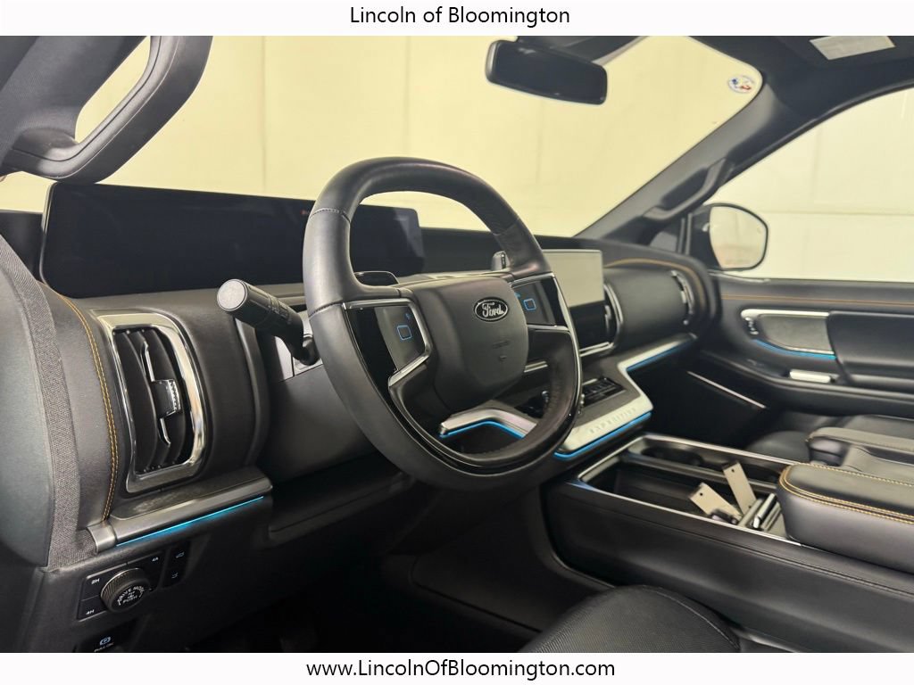 Used 2025 Ford Expedition Tremor AWD/4WD image 41