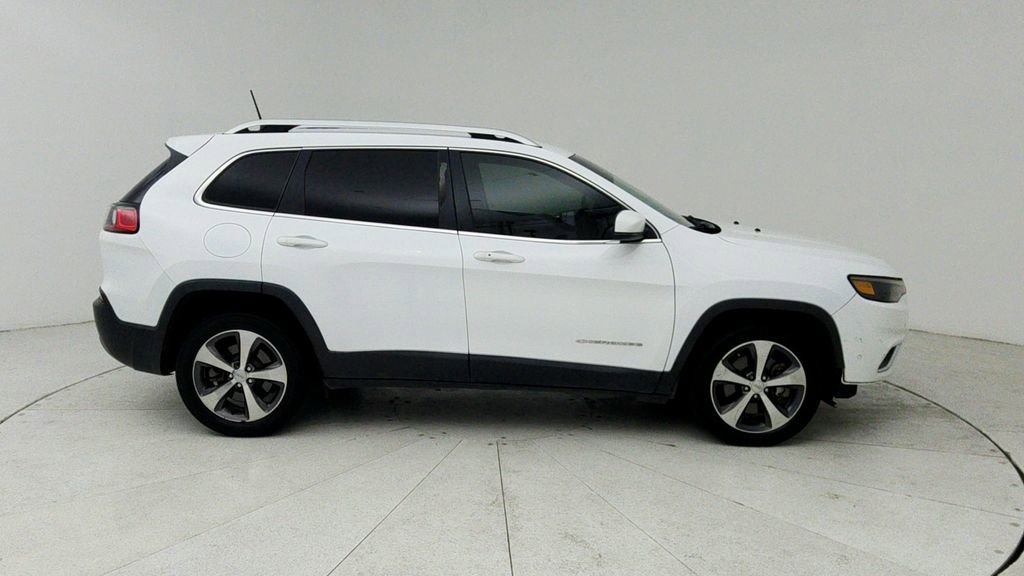 Used 2019 Jeep Cherokee Limited w/ Luxury Group FWD image 9