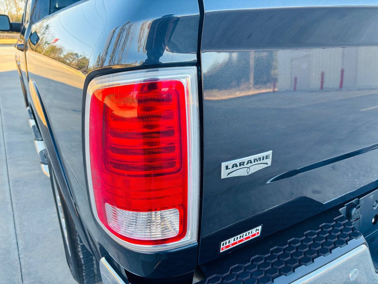 Used 2017 RAM 1500 Laramie w/ Convenience Group AWD/4WD image 29