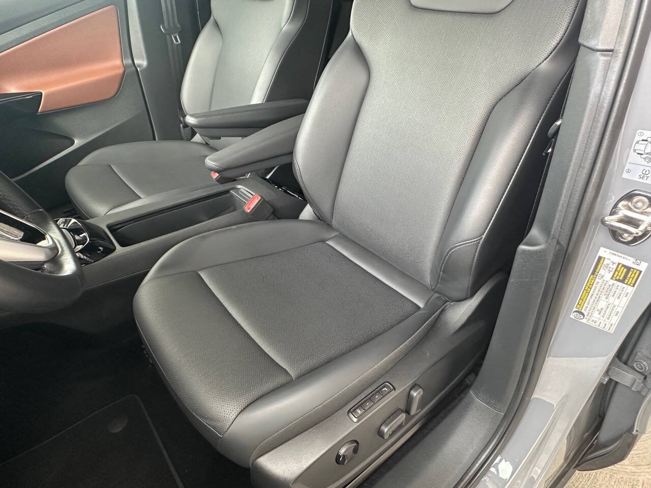 Used 2021 Volkswagen ID.4 Pro S RWD image 16