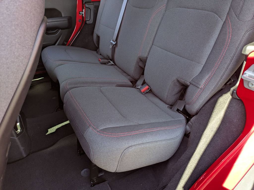 Used 2025 Jeep Wrangler Unlimited Rubicon image 27