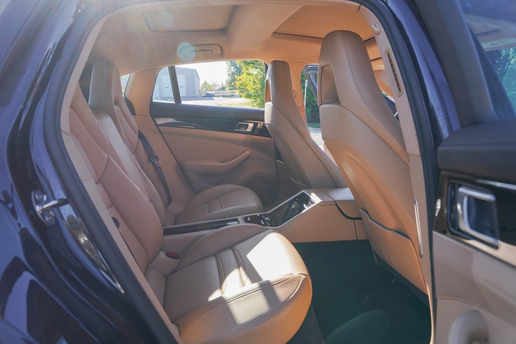 Used 2018 Porsche Panamera 4 image 35