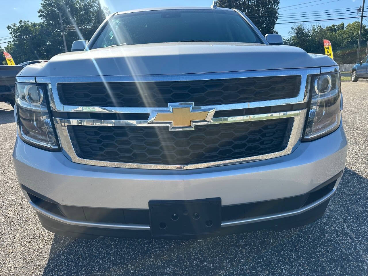 Used 2018 Chevrolet Suburban LT AWD/4WD image 9