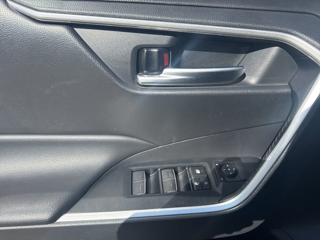 Used 2023 Toyota RAV4 AWD Hybrid image 8