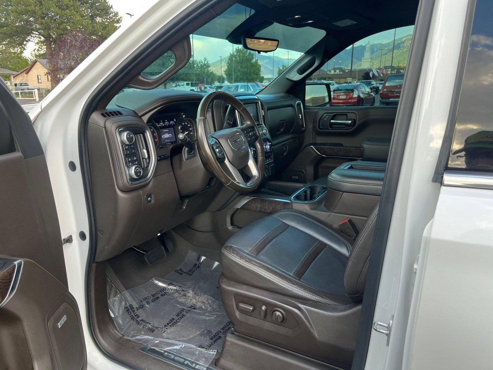 Used 2020 GMC Sierra 1500 Denali w/ Denali Ultimate Package AWD/4WD image 11