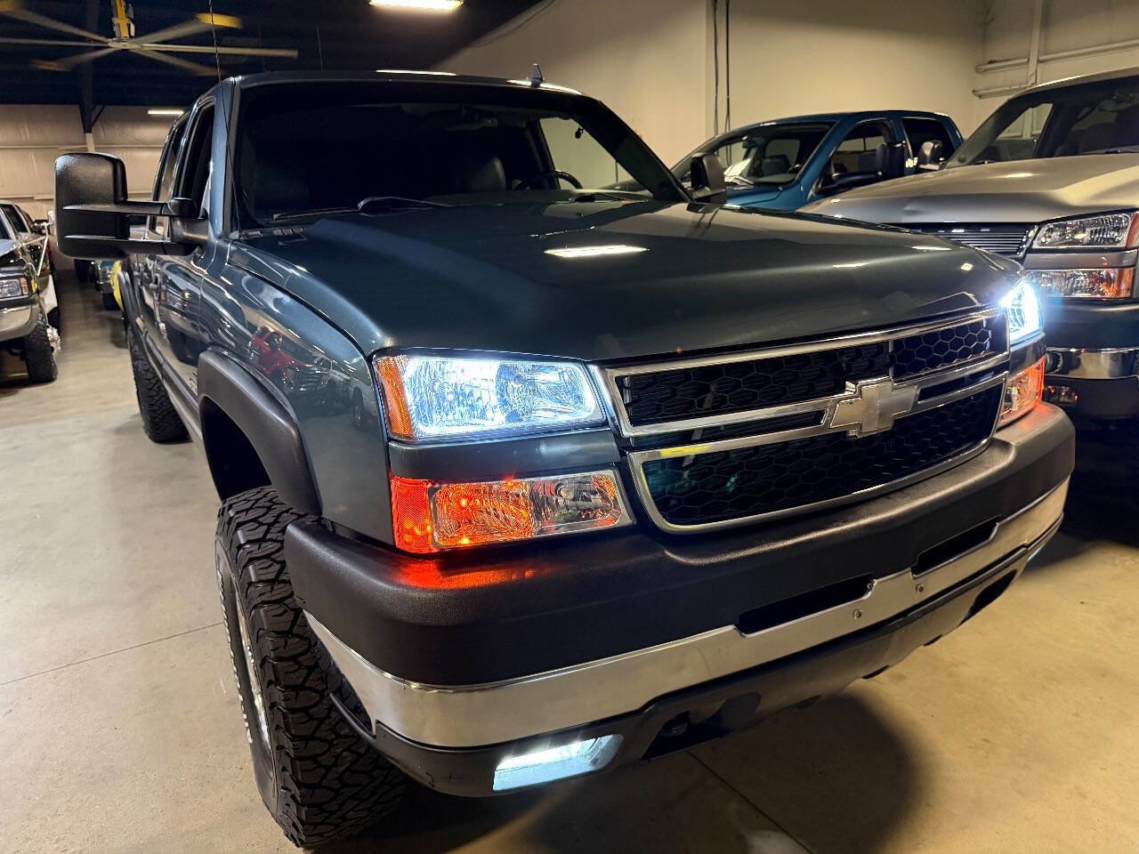 Used 2007 Chevrolet Silverado 2500 LT w/ Heavy-Duty Power Package image 32