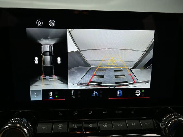 Used 2024 GMC Canyon AT4 w/ Technology Package image 17