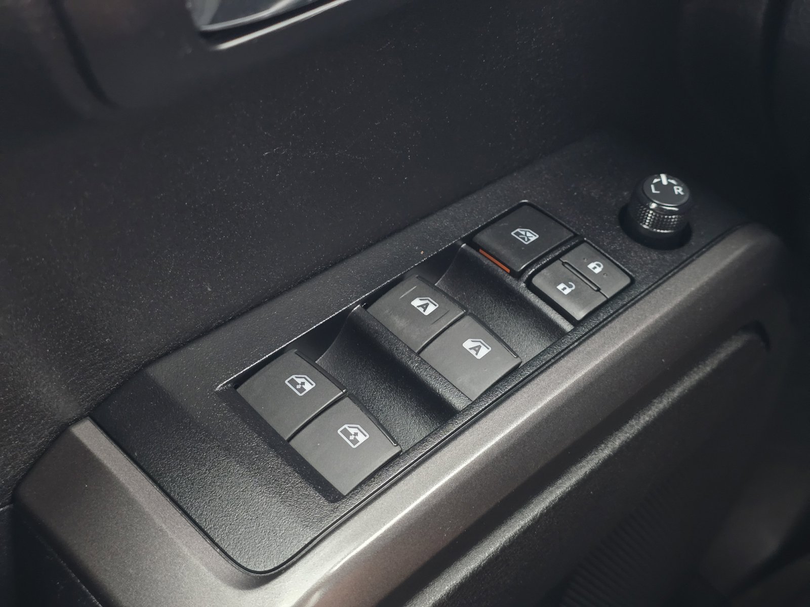 Used 2021 Toyota Tacoma TRD Sport w/ Technology Package image 25