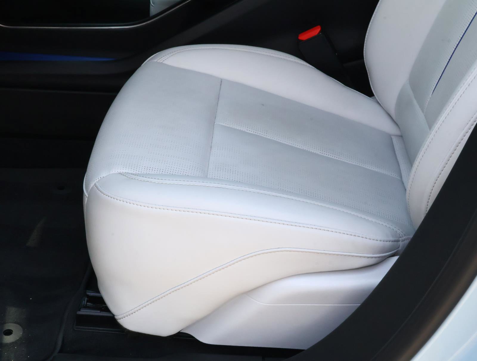 Used 2024 Cadillac Lyriq Luxury RWD image 19