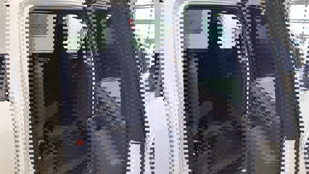 New 2026 GMC Sierra 3500 SLE w/ SLE Value Package image 16