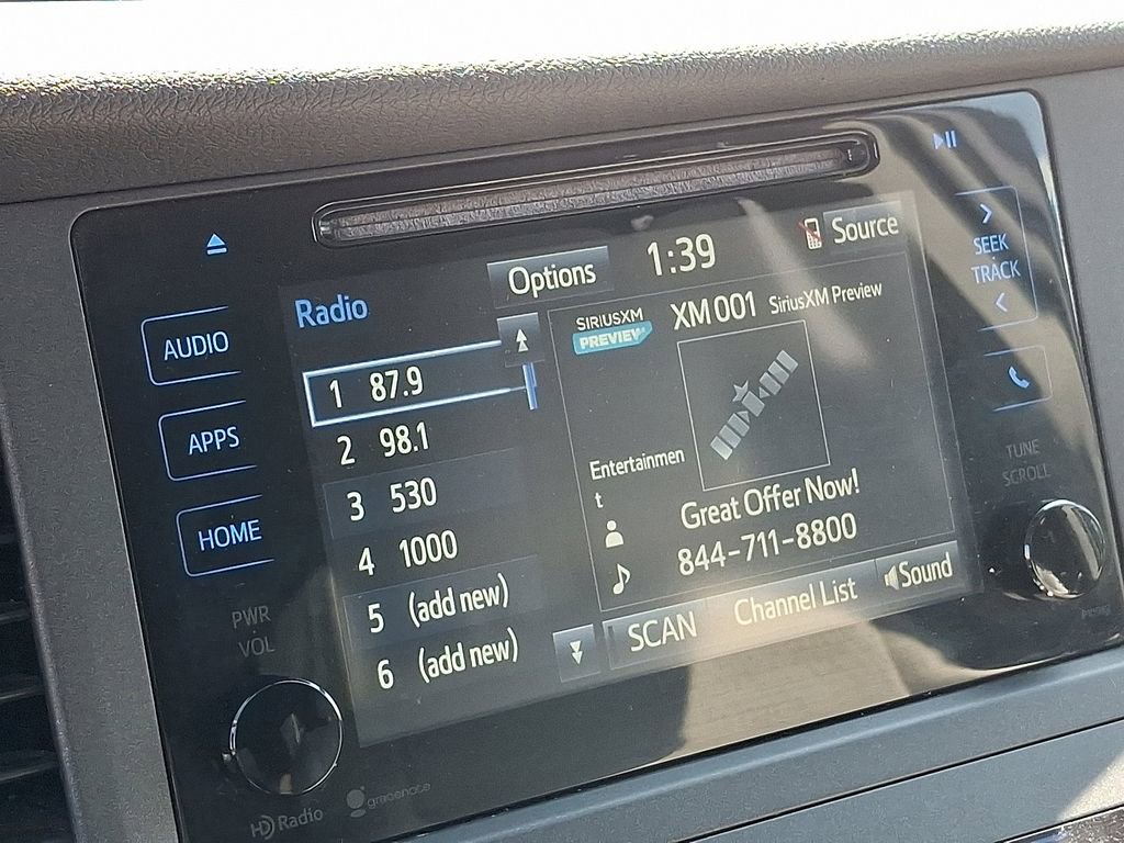 Used 2015 Toyota Sienna LE image 17