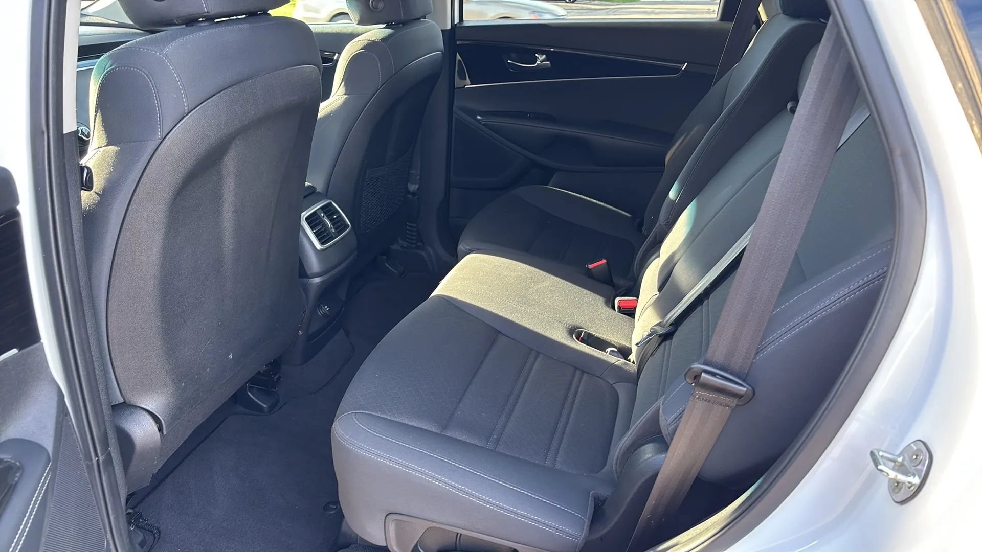 Used 2020 Kia Sorento L FWD image 28