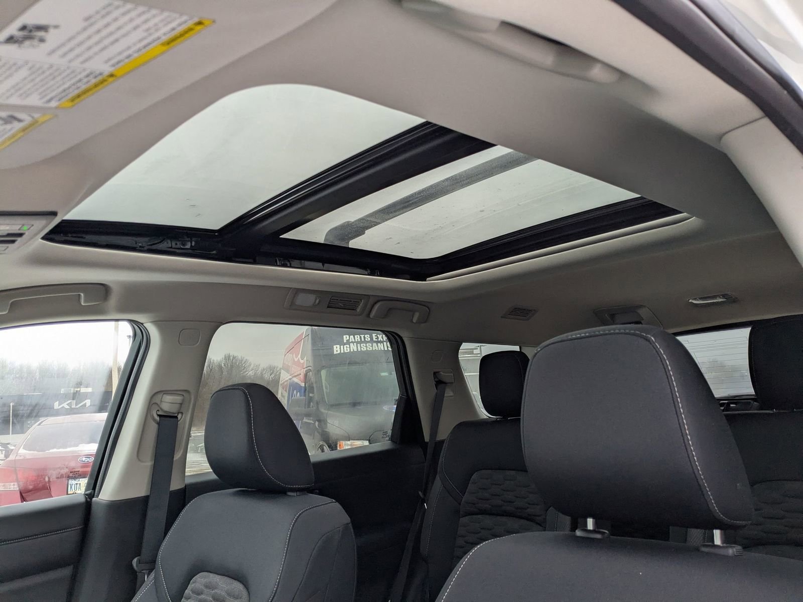 Used 2022 Nissan Pathfinder SV w/ SV Premium Package image 21