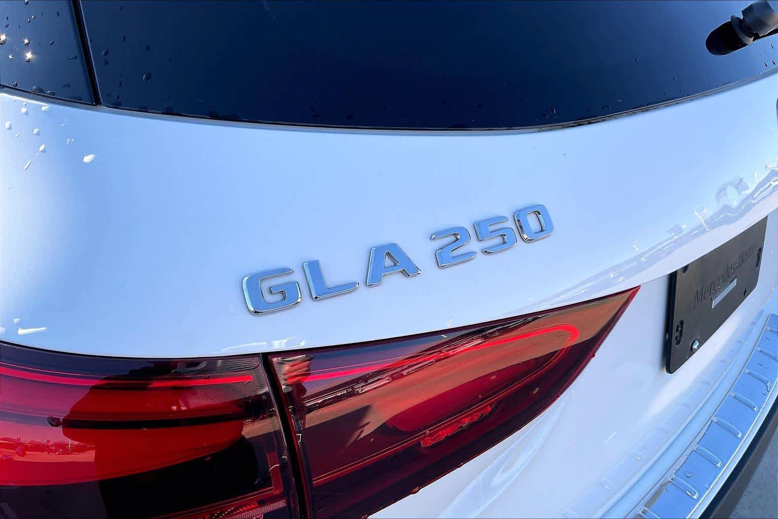 Used 2025 Mercedes-Benz GLA 250 image 11