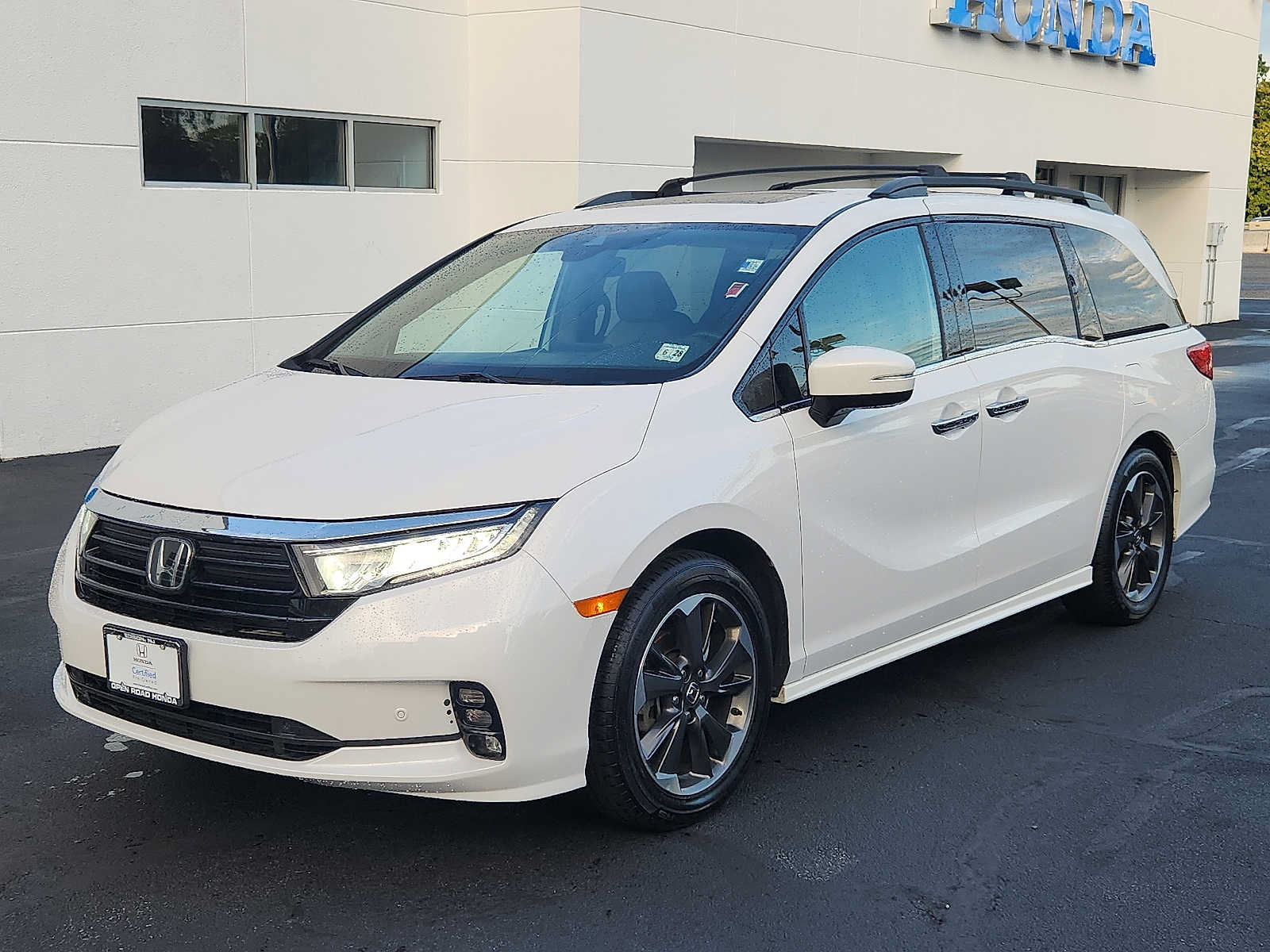 Certified 2023 Honda Odyssey Elite image 3