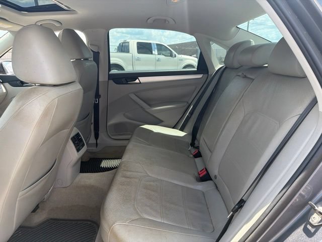 Used 2013 Volkswagen Passat 2.5 SE FWD image 10