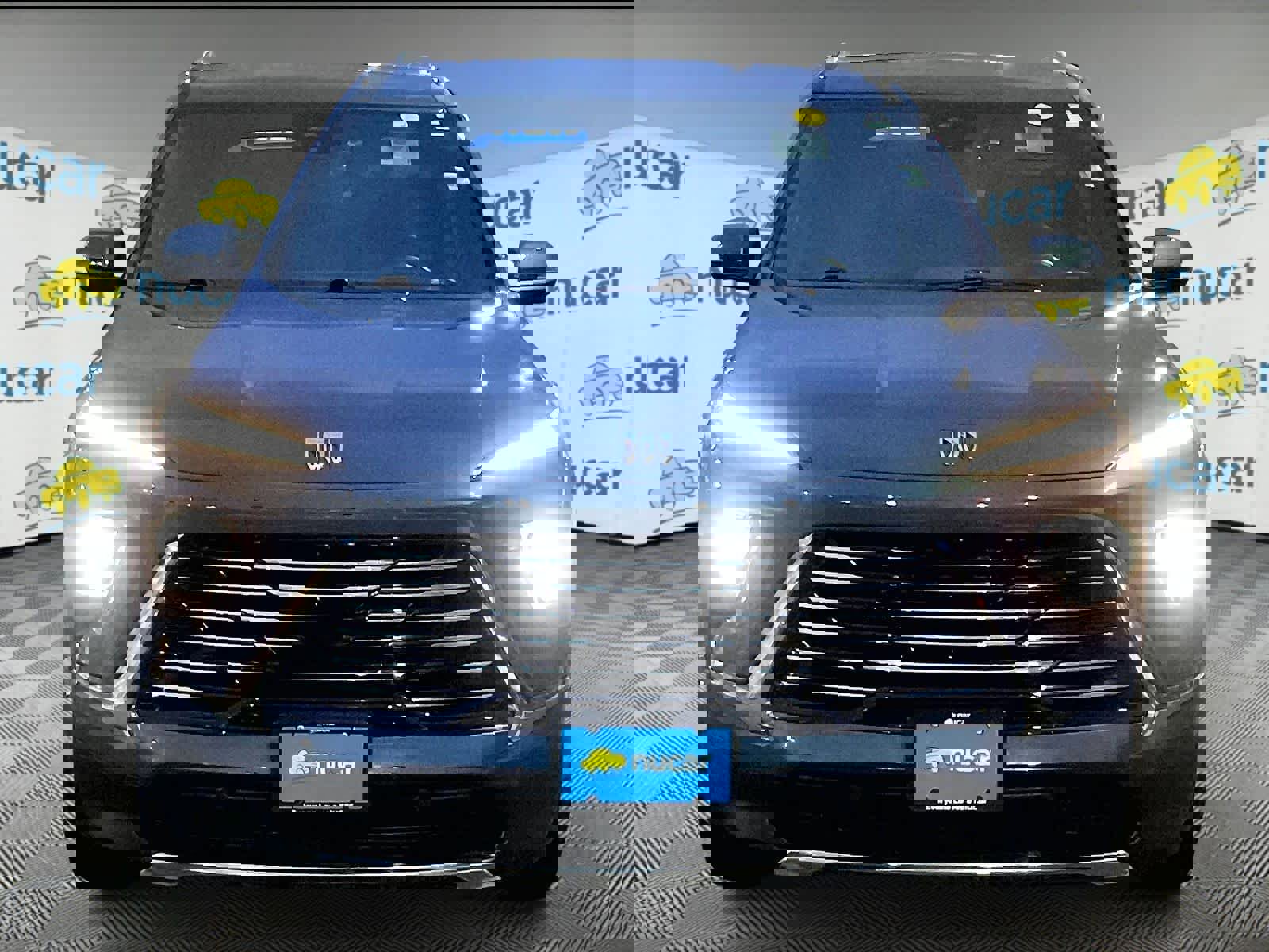 Used 2025 Buick Enclave Preferred image 2