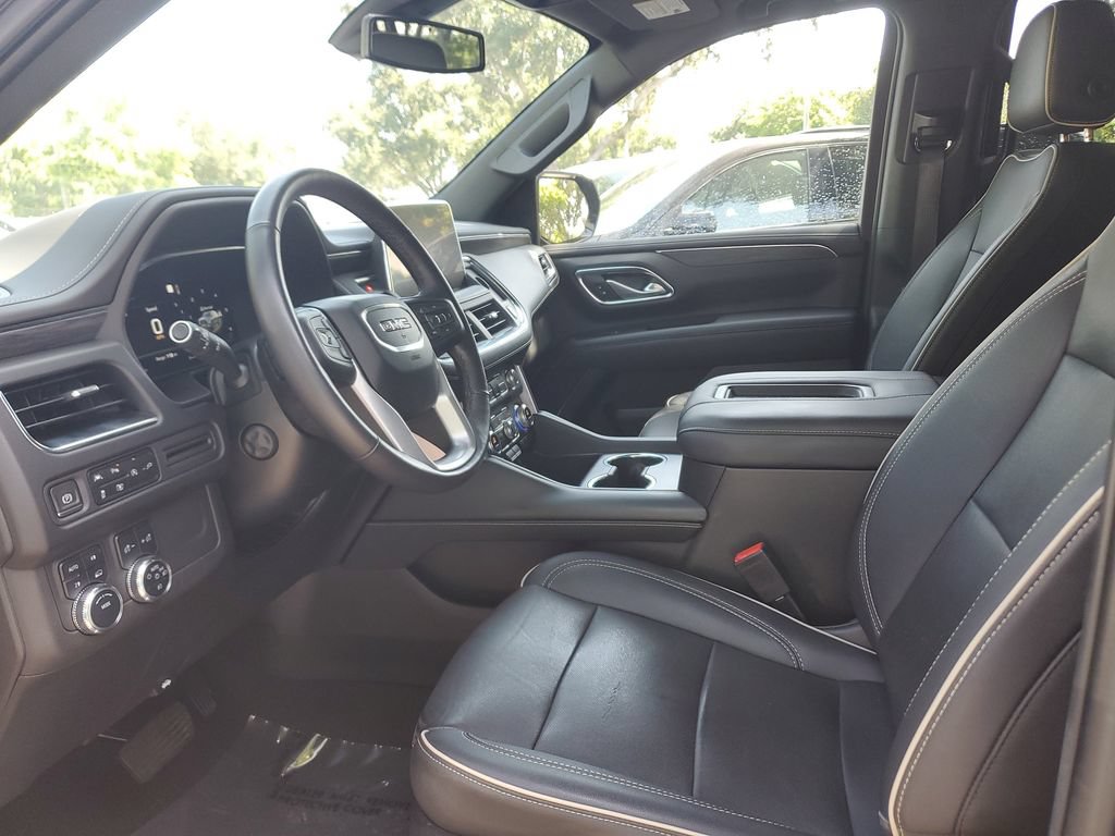 Certified 2022 GMC Yukon SLT w/ SLT Premium Package AWD/4WD image 22