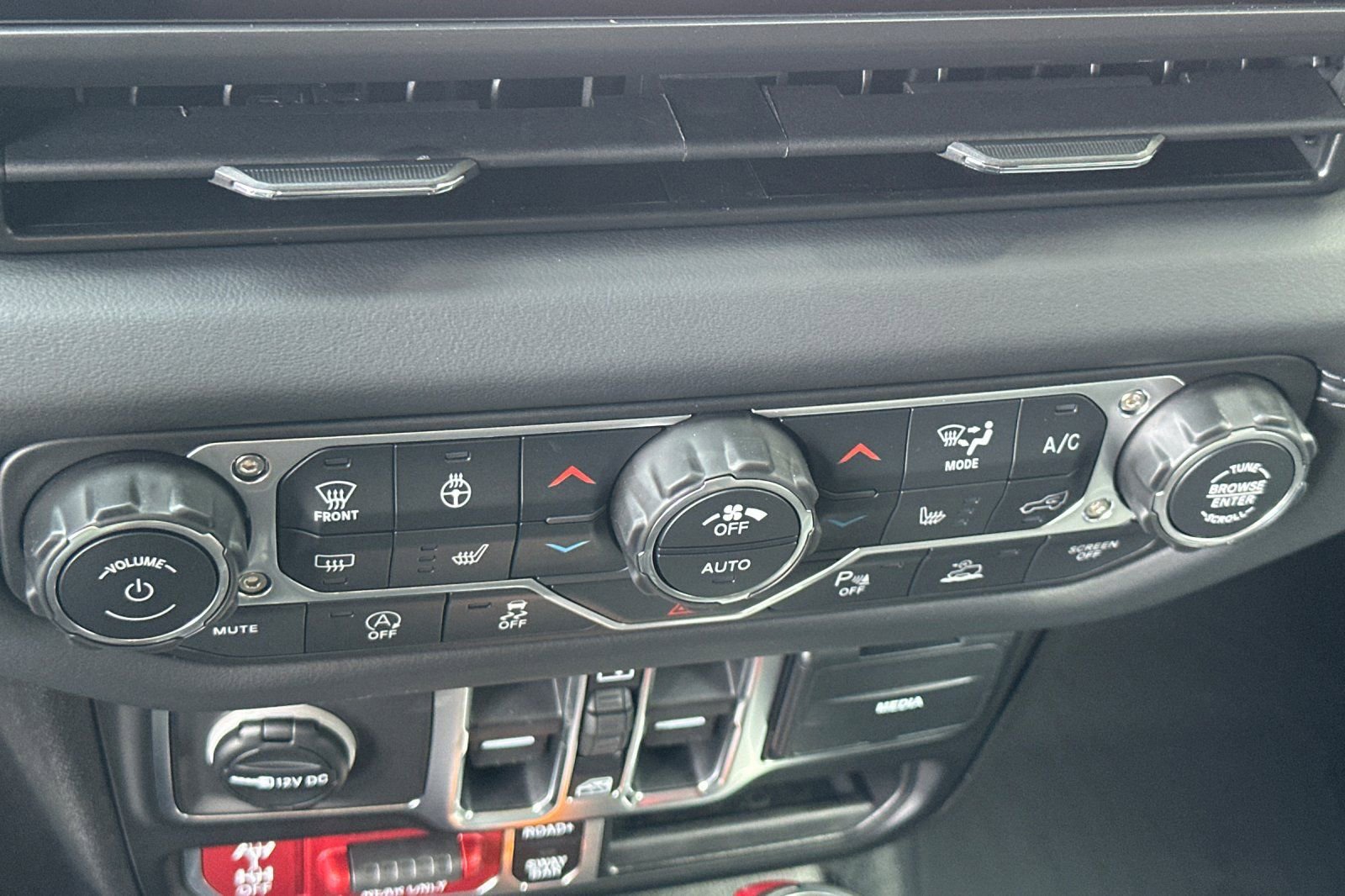 New 2026 Jeep Wrangler Unlimited Rubicon image 17