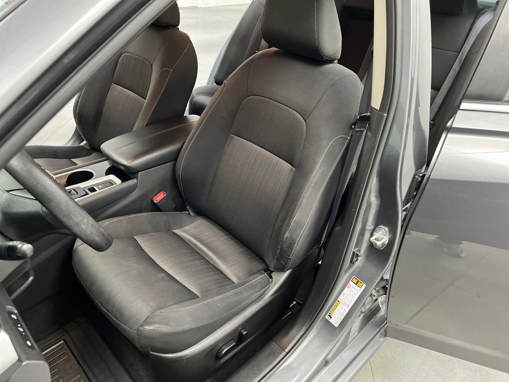 Used 2024 Nissan Altima 2.5 SV image 9