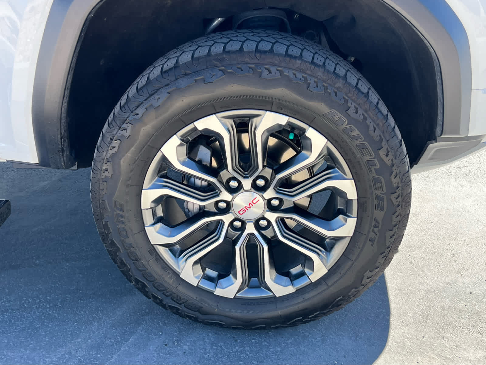 Used 2023 GMC Canyon Denali image 16