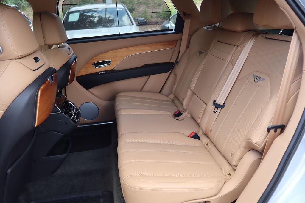 Used 2023 Bentley Bentayga Extended Wheelbase AWD/4WD image 9