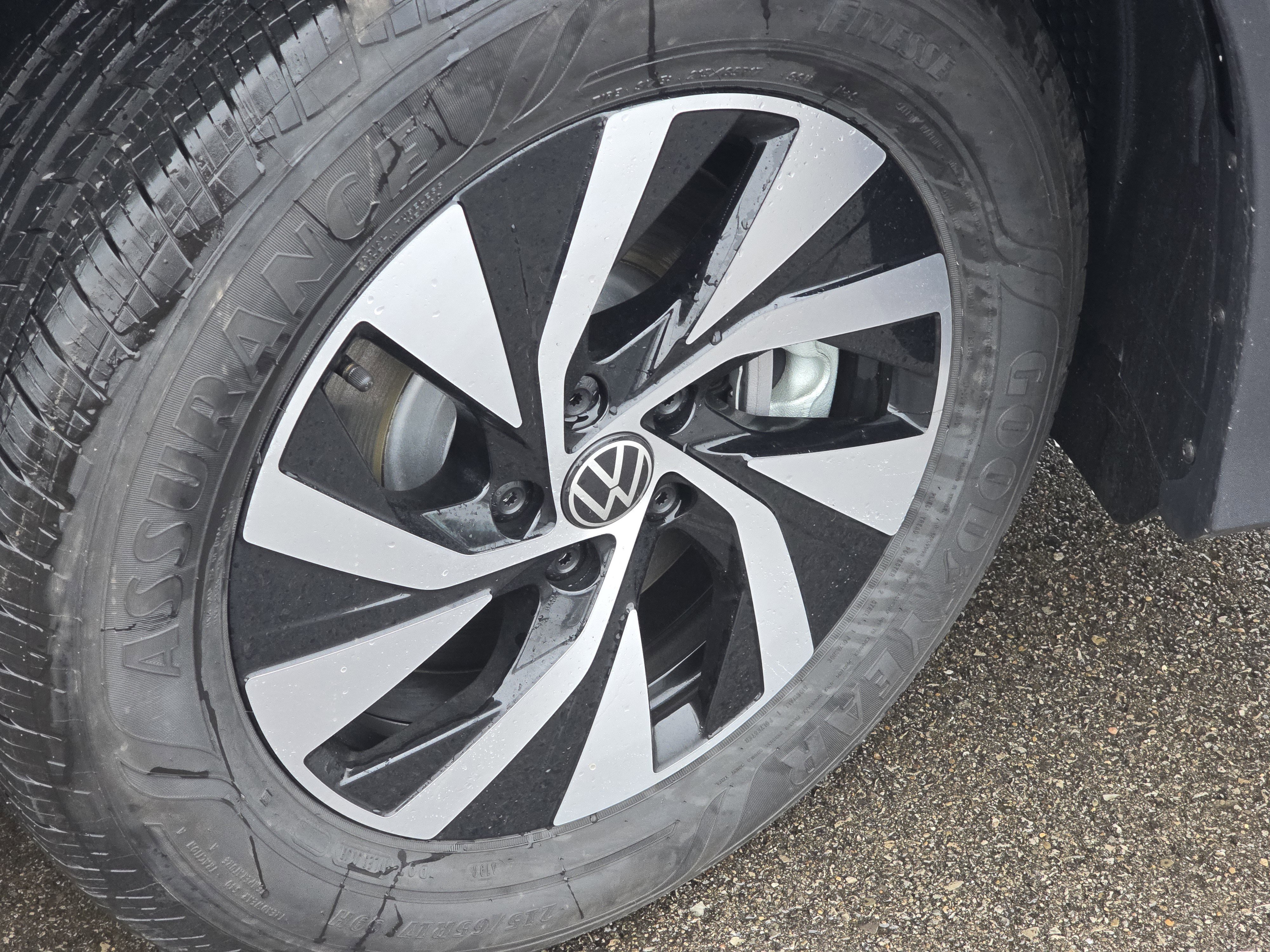 New 2026 Volkswagen Tiguan S image 15