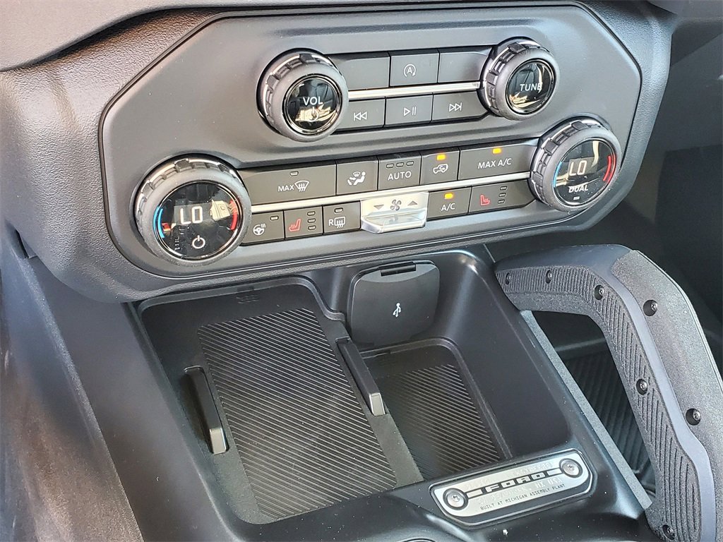 New 2025 Ford Bronco Badlands image 16