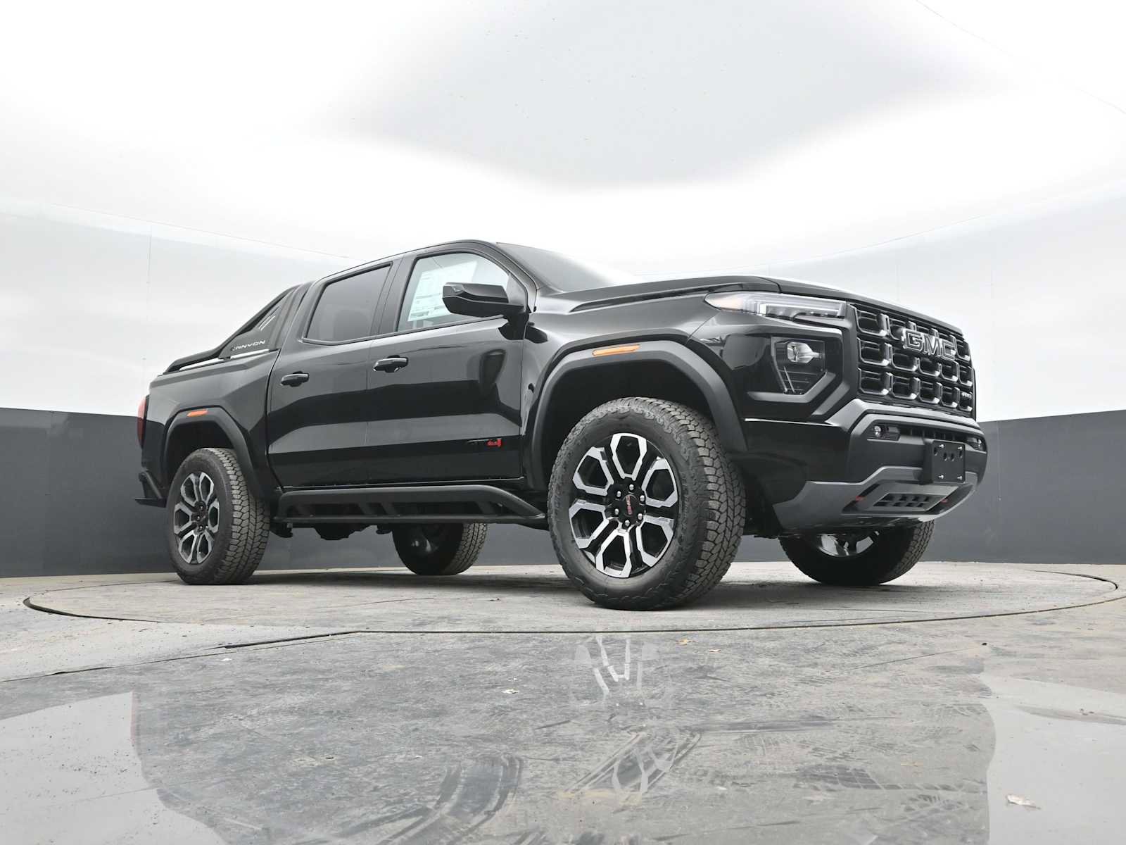 New 2025 GMC Canyon AT4 w/ Nightfall Edition image 43