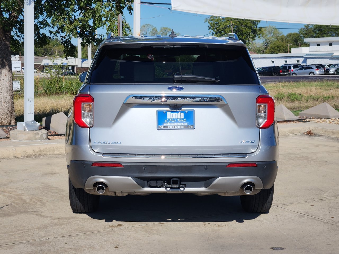 Used 2023 Ford Explorer Limited w/ Equipment Group 301A AWD/4WD image 6