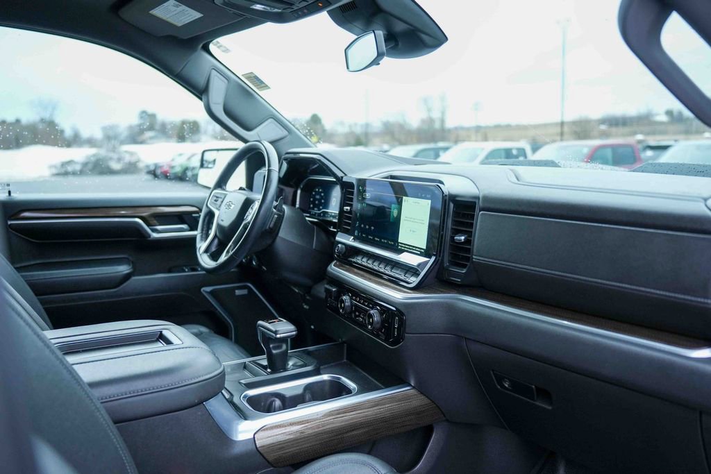 Used 2022 Chevrolet Silverado 1500 LT Trail Boss w/ Convenience Package II image 14