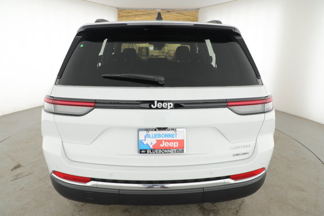 New 2026 Jeep Grand Cherokee Laredo X RWD image 4