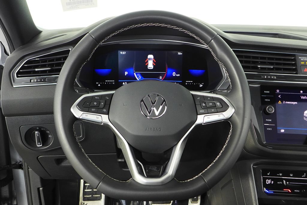 Certified 2023 Volkswagen Tiguan SE R-Line FWD image 27