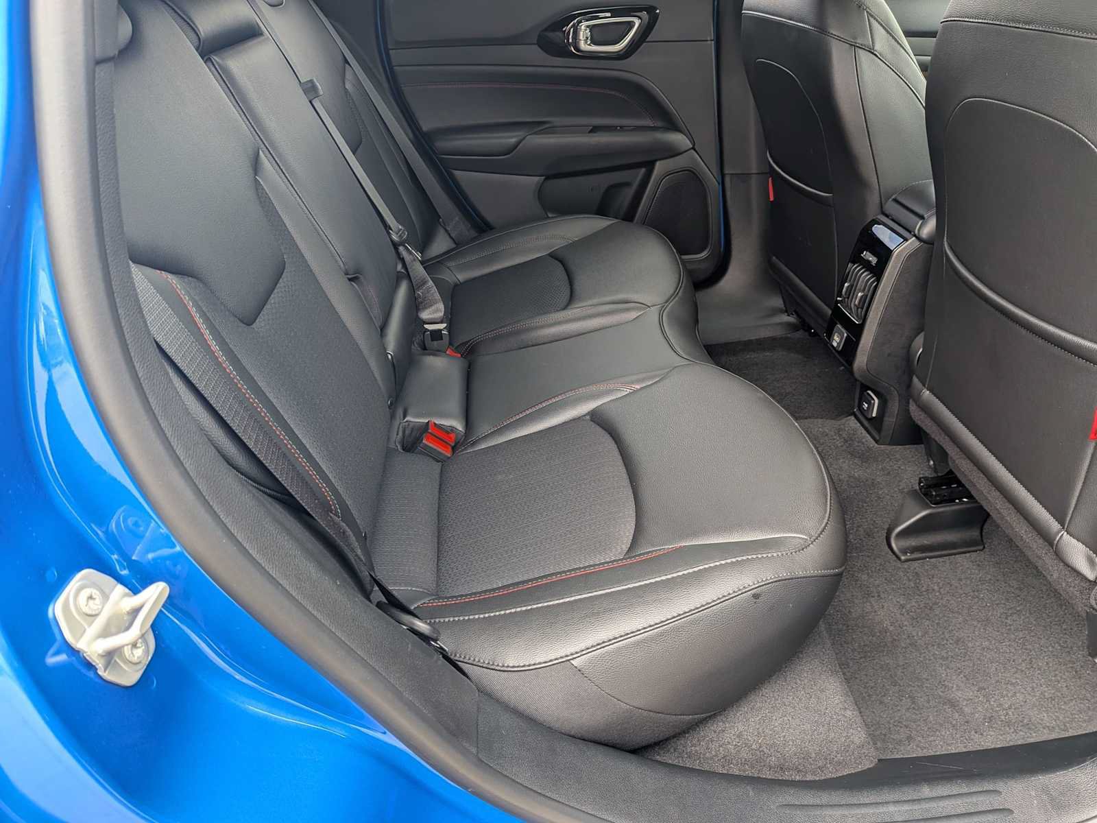 Used 2024 Jeep Compass Trailhawk AWD/4WD image 18