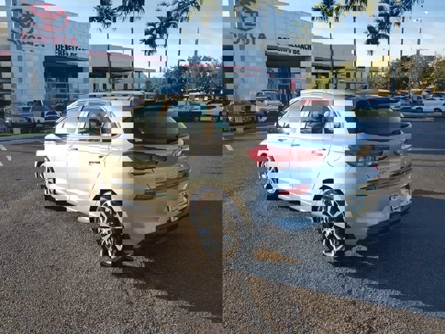 Used 2020 Hyundai Elantra GT w/ Style Package 02 image 3