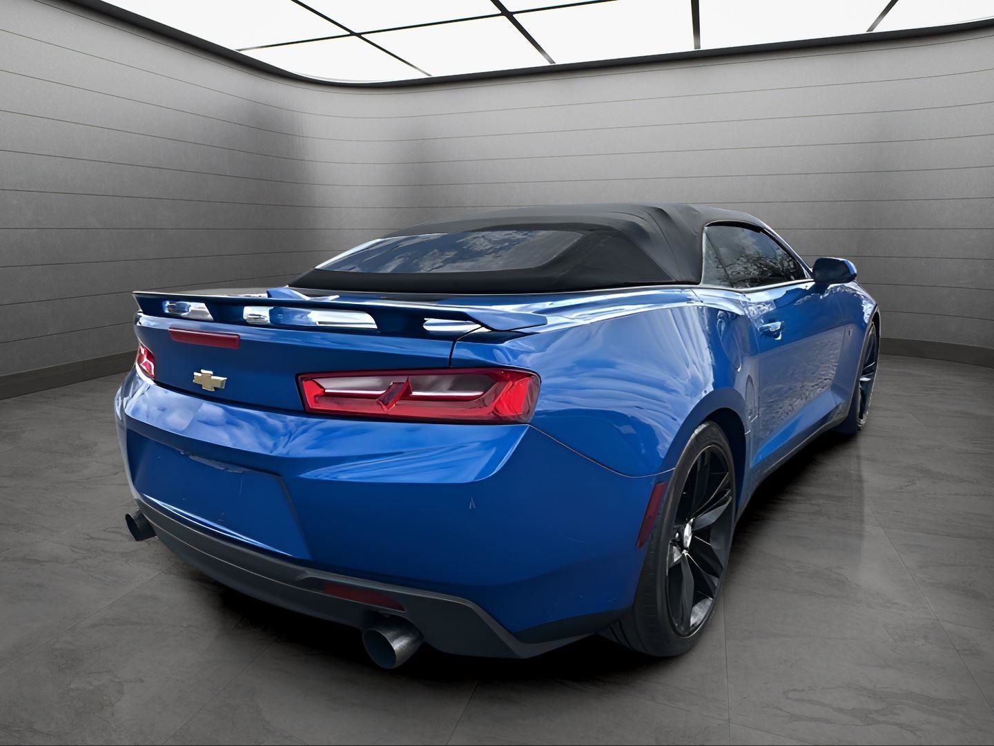 Used 2017 Chevrolet Camaro LT w/ RS Package image 5