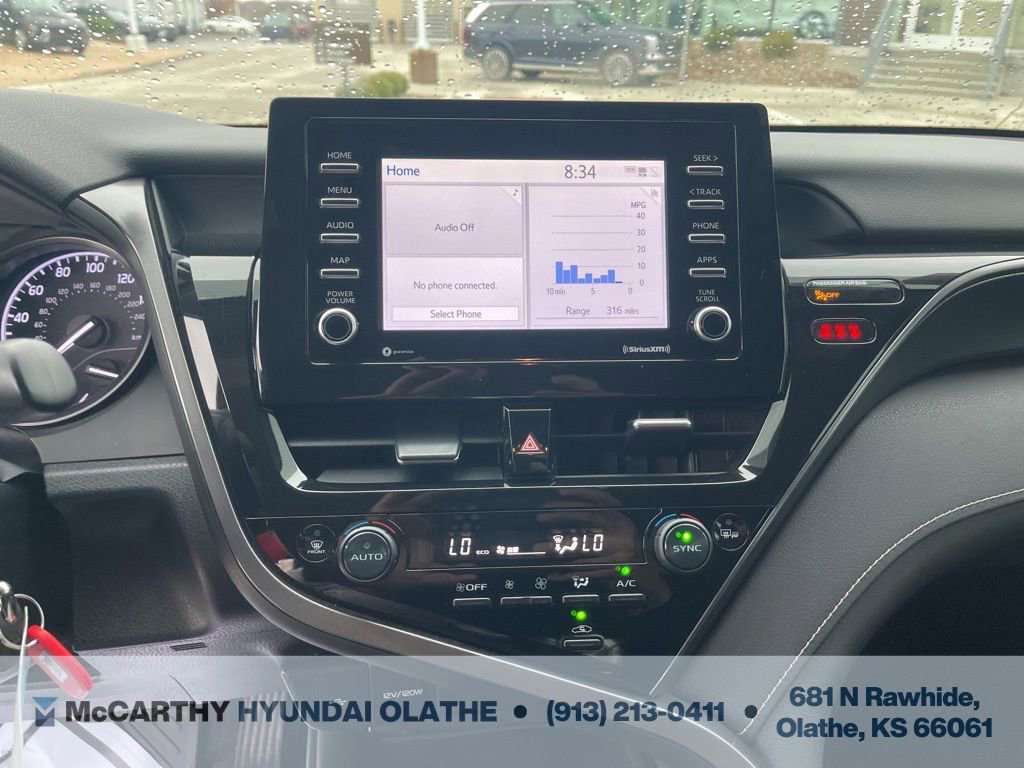 Used 2022 Toyota Camry SE image 9