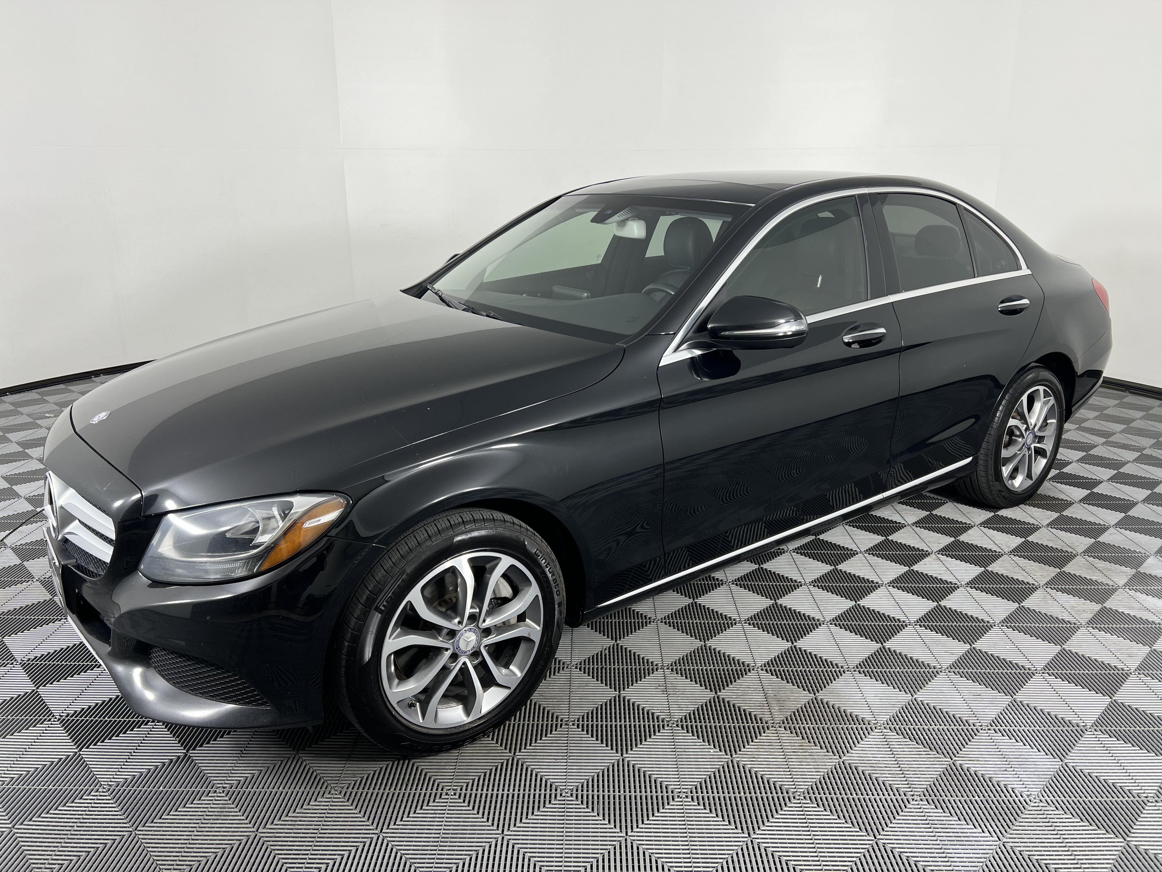 Used 2017 Mercedes-Benz C 300 4MATIC Sedan image 7