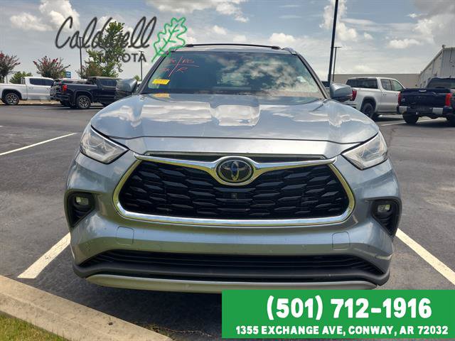 Used 2021 Toyota Highlander Platinum AWD/4WD image 2
