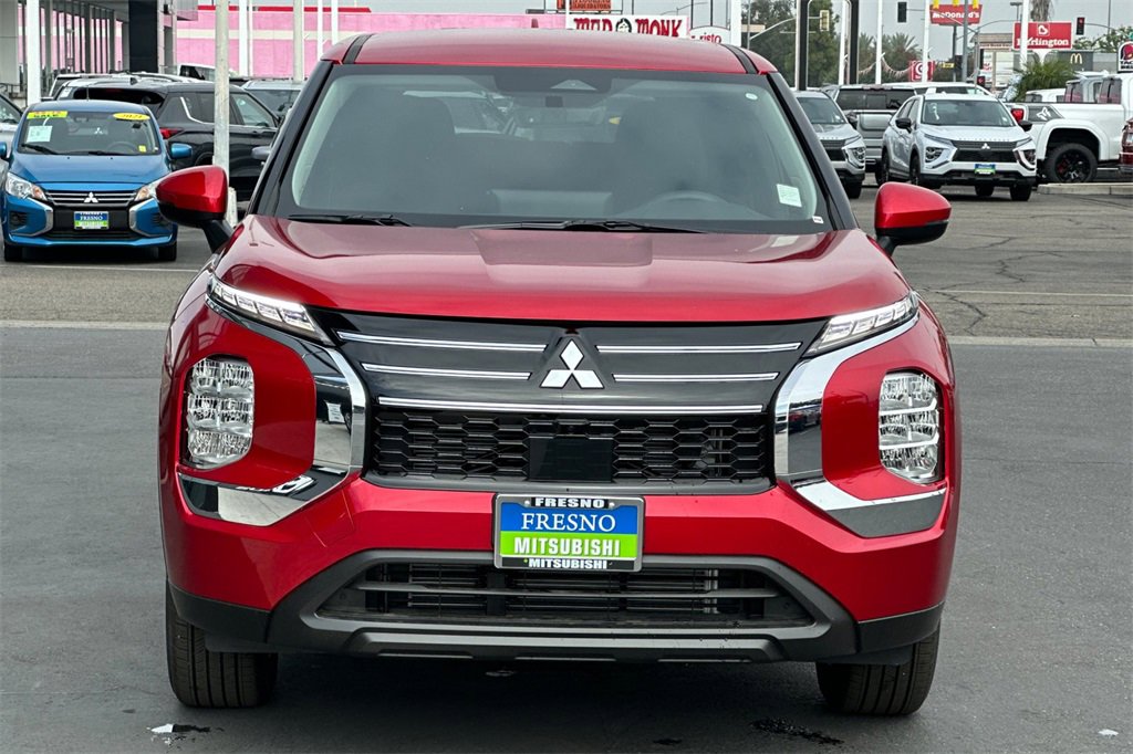 New 2025 Mitsubishi Outlander ES image 10