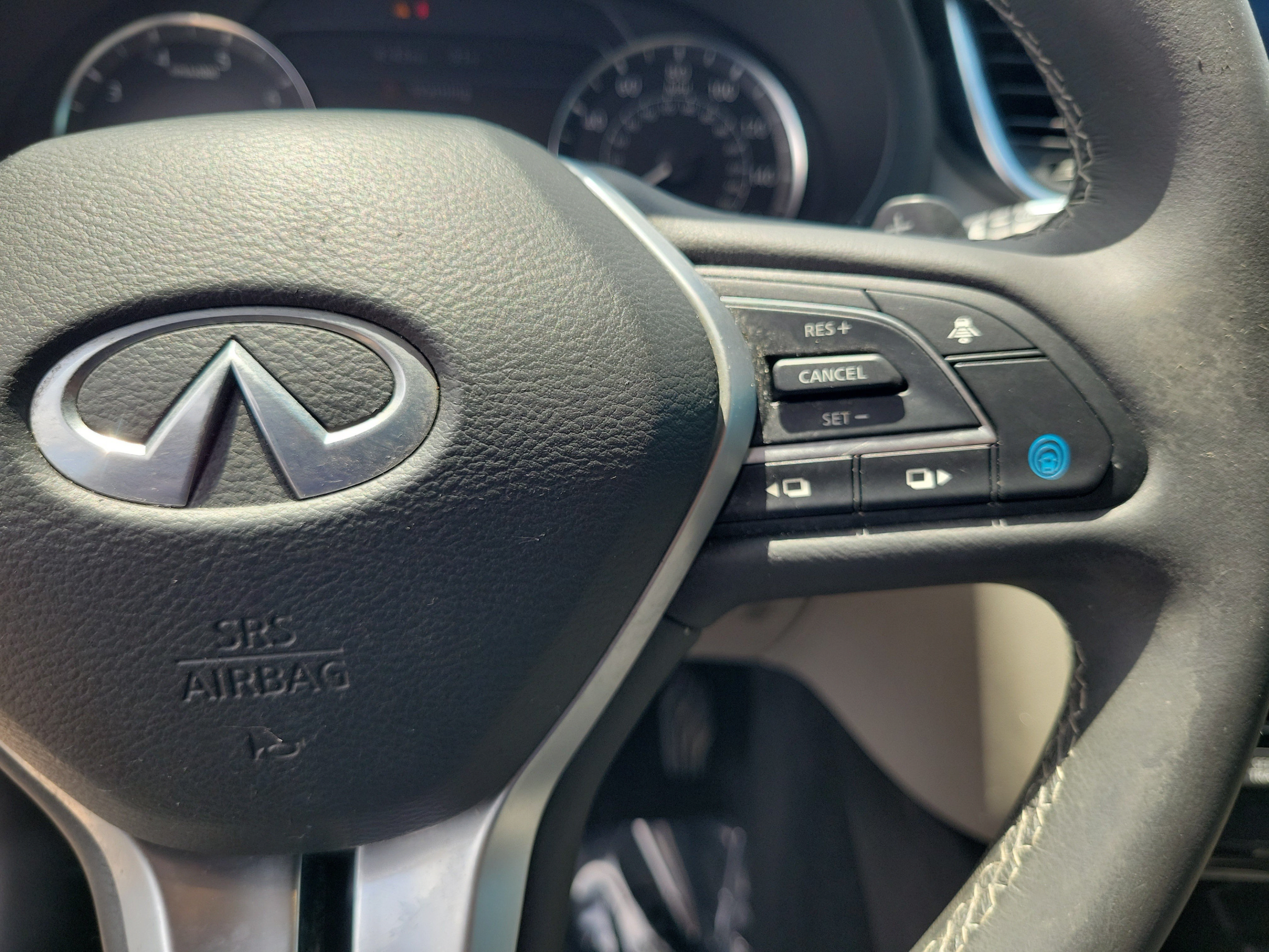 Used 2023 INFINITI QX50 Luxe FWD image 18